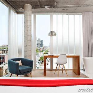 Superior King Corner Room